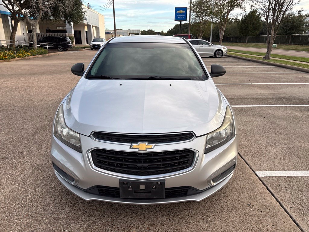 Used 2015 Chevrolet Cruze LS FWD image 2