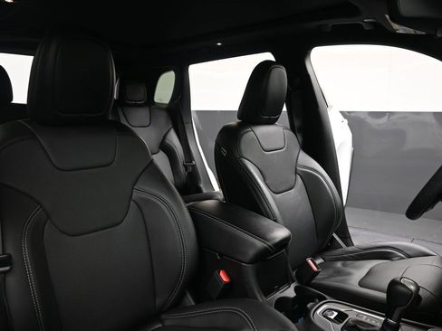 Used 2021 Jeep Cherokee Latitude Lux 80th Anniv w/ Quick Order Package 26U 80TH image 13