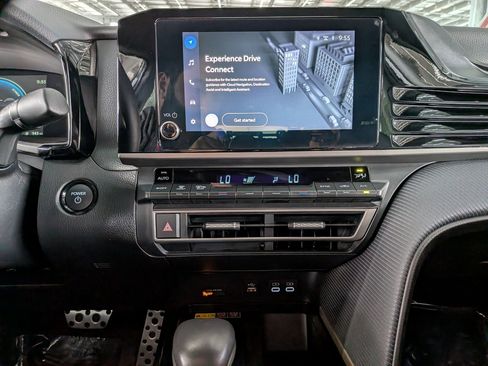 Certified 2025 Toyota Camry SE FWD image 19