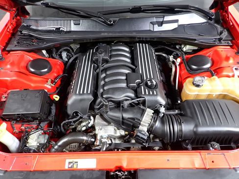 Used 2015 Dodge Challenger R/T Scat Pack w/ Scat Pack Stripe Group image 10