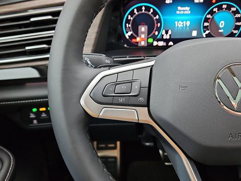 New 2026 Volkswagen Atlas SEL Premium R-Line image 18