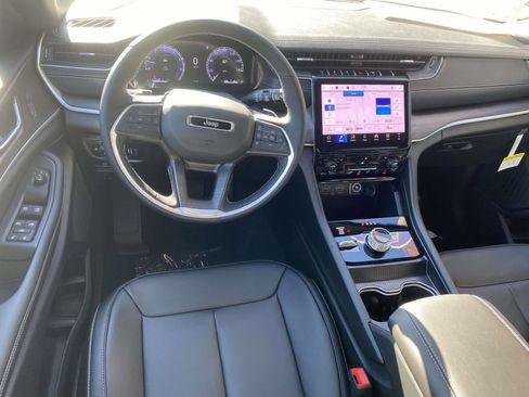 New 2025 Jeep Grand Cherokee L Limited w/ Trailer Tow Package image 11