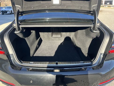 Used 2021 BMW 740i w/ Premium Package image 36