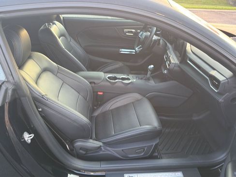 Used 2025 Ford Mustang GT Premium RWD image 12