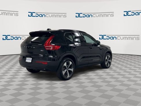 Used 2024 Volvo XC40 B5 Plus AWD/4WD image 8