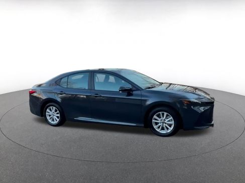 Used 2025 Toyota Camry LE image 2