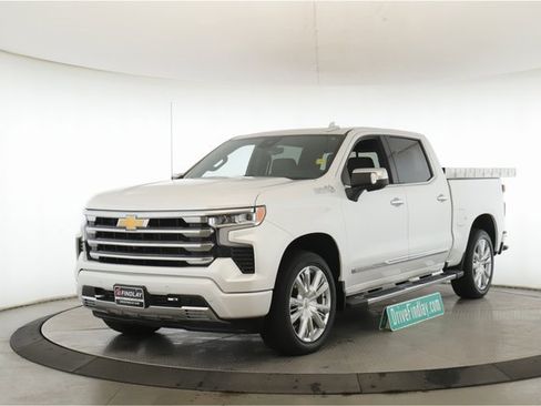 Used 2023 Chevrolet Silverado 1500 High Country w/ High Country Premium Package image 11