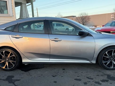 Used 2019 Honda Civic Sport image 6
