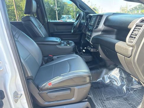 Used 2022 RAM 2500 Tradesman w/ Chrome Appearance Group image 12