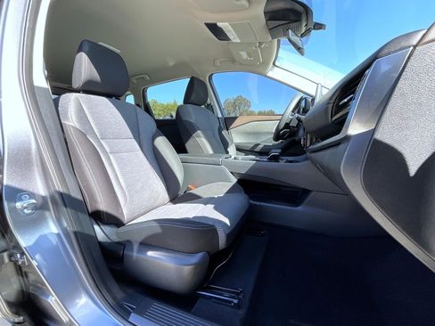 Used 2021 Nissan Rogue SV AWD/4WD image 16