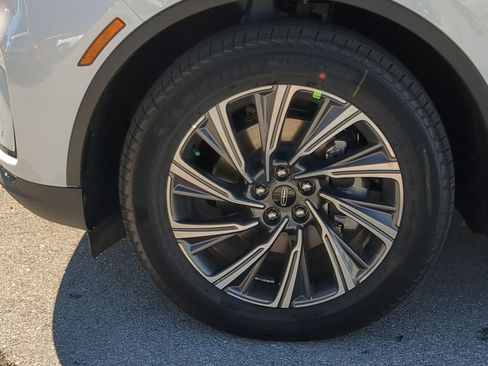 New 2026 Lincoln Aviator 2WD image 9