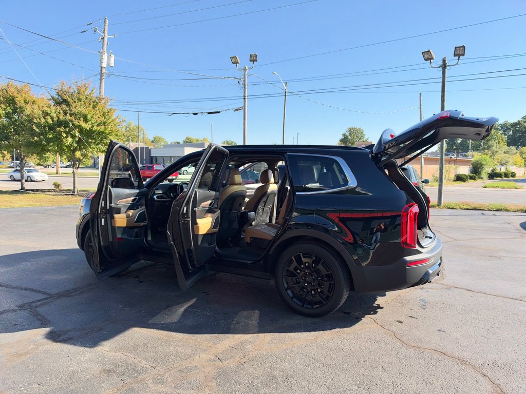 Used 2021 Kia Telluride SX w/ Nightfall Edition Package AWD/4WD image 15