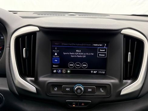 Used 2024 GMC Terrain SLE image 30