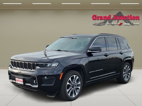 Used 2024 Jeep Grand Cherokee Overland image 3