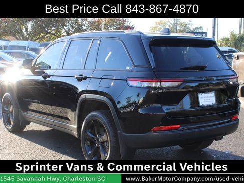 Used 2023 Jeep Grand Cherokee Altitude AWD/4WD image 12