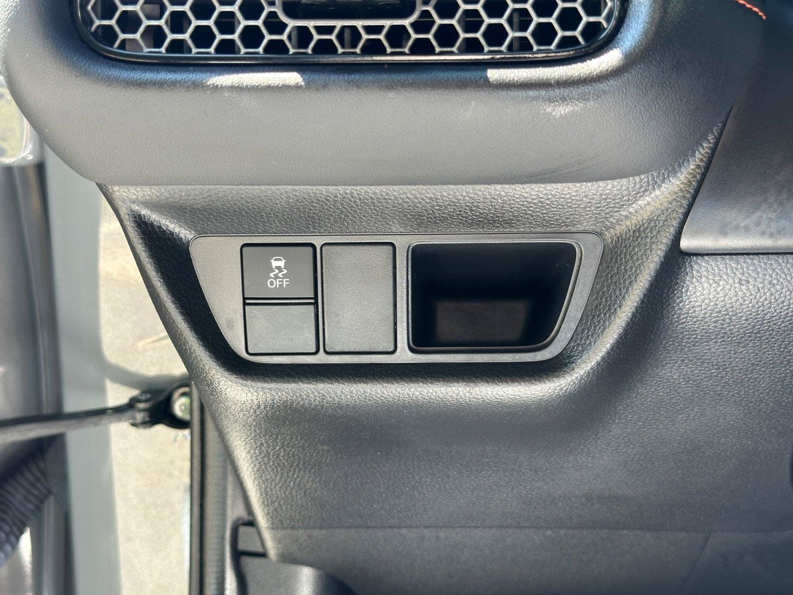 Certified 2025 Honda HR-V Sport image 15