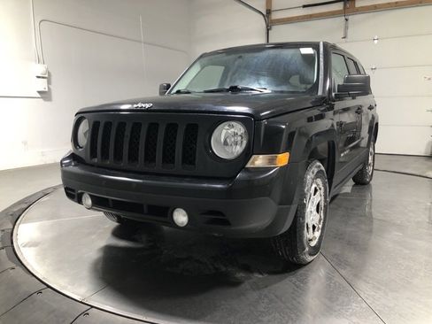 Used 2015 Jeep Patriot Sport w/ Power Value Group image 3