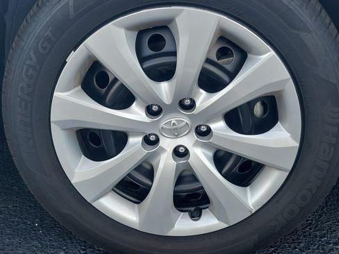 Used 2025 Toyota Corolla LE FWD image 9