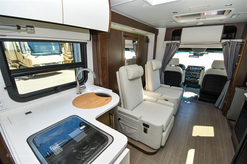 Used 2019 Mercedes-Benz Sprinter 170 image 4