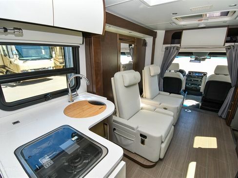 Used 2019 Mercedes-Benz Sprinter 170 image 4