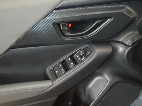 Used 2025 Subaru Crosstrek 2.0i Premium image 24