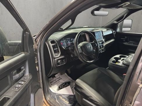 Used 2024 RAM 2500 Tradesman w/ Chrome Appearance Group AWD/4WD image 17