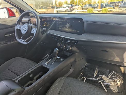 Certified 2025 Nissan Kicks SV image 13