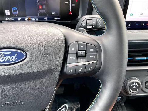 Used 2025 Ford Maverick Lobo AWD/4WD image 19