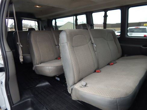 Used 2017 Chevrolet Express 3500 LT w/ LT Preferred Equipment Group image 12