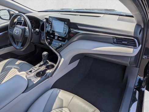 Used 2023 Toyota Camry SE w/ Cold Weather Package FWD image 20