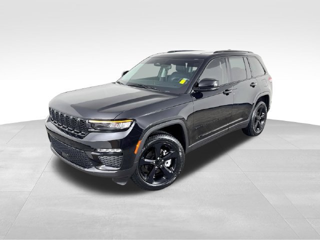 Used 2024 Jeep Grand Cherokee Limited w/ Black Appearance Package AWD/4WD image 1