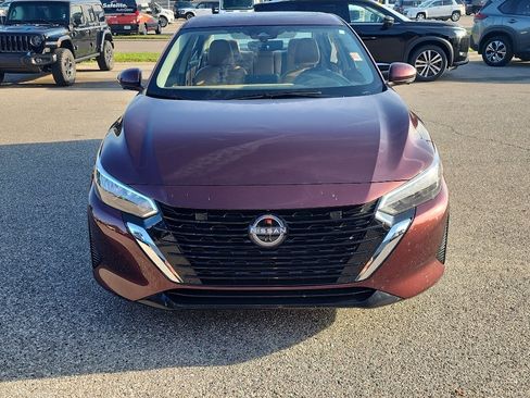 Used 2024 Nissan Sentra SV w/ SV Premium Package FWD image 2