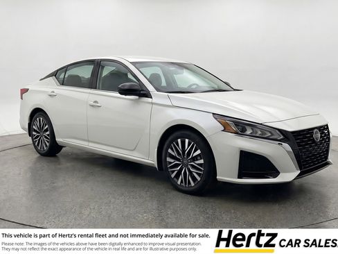 Used 2025 Nissan Altima 2.5 SV FWD image 1