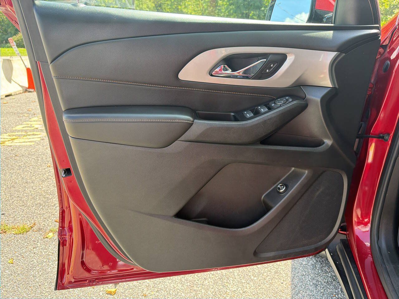 Used 2018 Chevrolet Traverse LT w/ LPO, Floor Liner Package AWD/4WD image 18