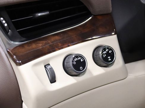 Used 2016 Cadillac Escalade Luxury AWD/4WD image 65