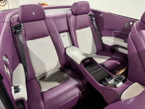 Used 2019 Rolls-Royce Dawn image 19