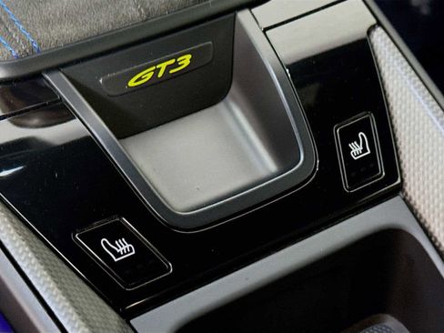 Used 2022 Porsche 911 GT3 image 17