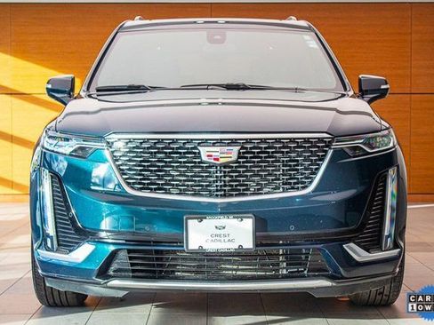 Certified 2025 Cadillac XT6 Premium Luxury image 2