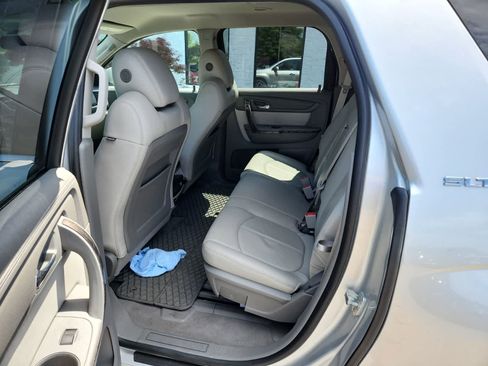 Used 2014 GMC Acadia SLT image 26