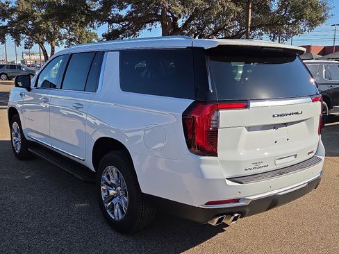 New 2026 GMC Yukon XL Denali image 3