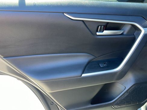 Used 2025 Toyota RAV4 XLE FWD image 30