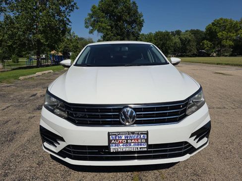 Used 2016 Volkswagen Passat 1.8T R-Line FWD image 4