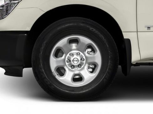 Used 2017 Nissan Titan S image 14