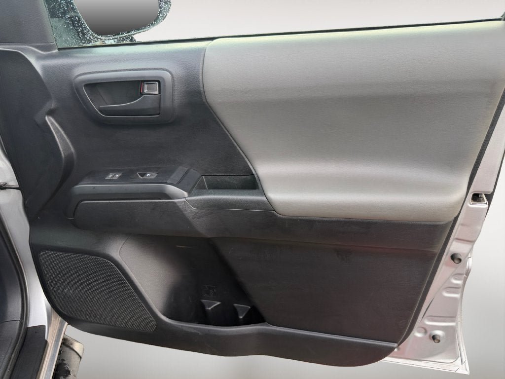 Used 2020 Toyota Tacoma SR AWD/4WD image 25