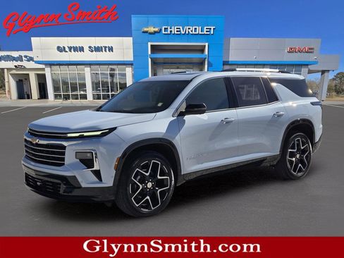 New 2026 Chevrolet Traverse High Country image 1