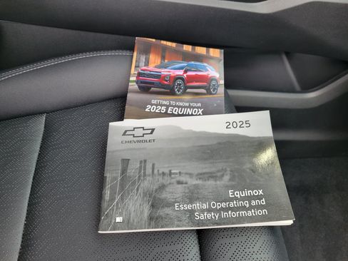 Certified 2025 Chevrolet Equinox LT w/ Convenience Package II FWD image 46