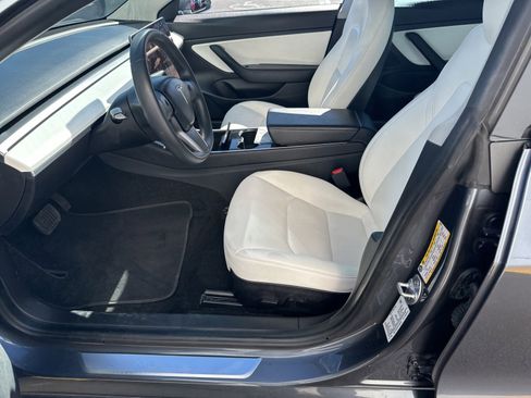 Used 2020 Tesla Model 3 Standard Range image 10
