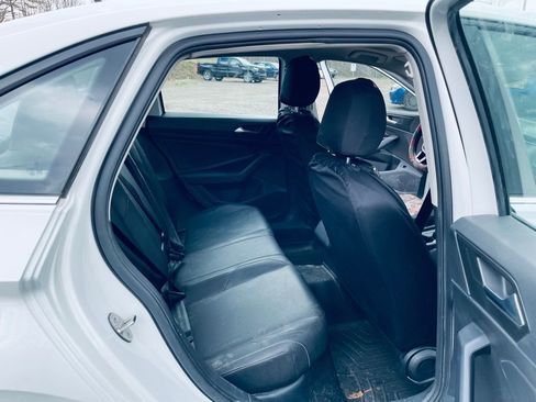 Used 2019 Volkswagen Jetta SE FWD image 24