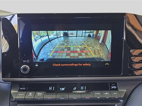 Used 2025 Toyota Camry SE image 19