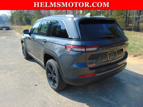 New 2026 Jeep Grand Cherokee Limited w/ Limited Altitude Package AWD/4WD image 8